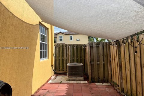Townhouse in Cutler Bay, Florida 3 bedrooms, 141.49 sq.m. № 781316 - photo 17