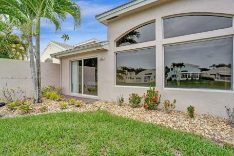 House in Boca Raton, Florida 2 bedrooms, 166.48 sq.m. № 1271785 - photo 4