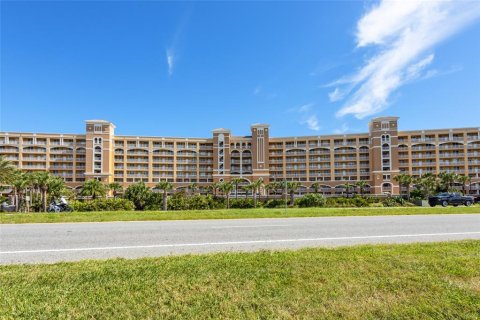 Condominio en venta en Palm Coast, Florida, 3 dormitorios, 152.36 m2 № 1392440 - foto 1