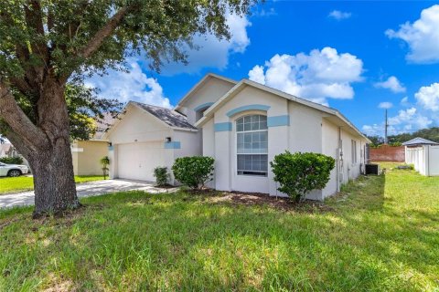 Villa ou maison à vendre à Kissimmee, Floride: 4 chambres, 154.4 m2 № 1368284 - photo 1