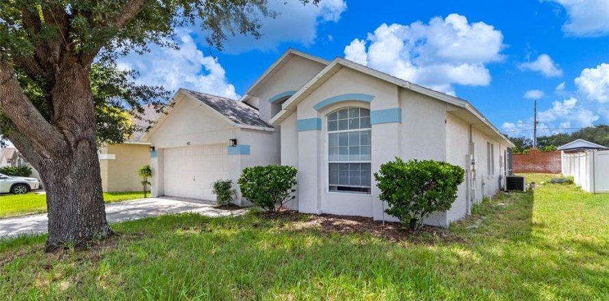 Villa ou maison à Kissimmee, Floride 4 chambres, 154.4 m2 № 1368284