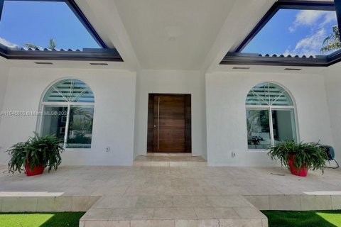 Villa ou maison à vendre à Miami, Floride: 4 chambres, 449 m2 № 1324522 - photo 9