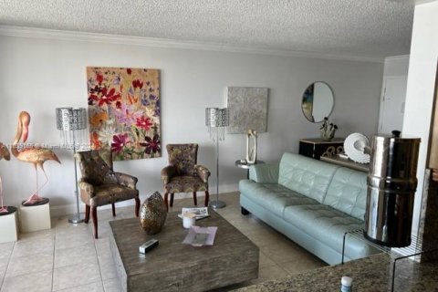 Copropriété à vendre à Hallandale Beach, Floride: 2 chambres, 121.79 m2 № 1311077 - photo 5