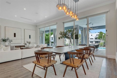 Casa en venta en Miami, Florida, 5 dormitorios, 332.03 m2 № 1367006 - foto 4