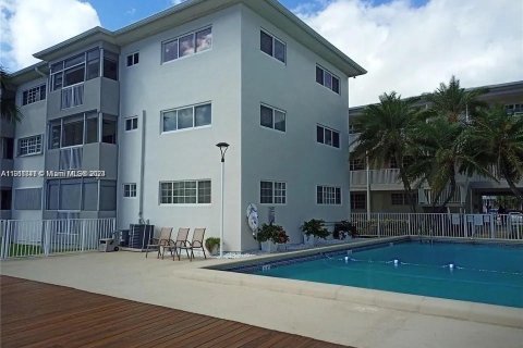 Copropriété à louer à Hallandale Beach, Floride: 2 chambres, 117.06 m2 № 1367032 - photo 20