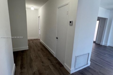 Copropriété à louer à Hallandale Beach, Floride: 2 chambres, 117.06 m2 № 1367032 - photo 14