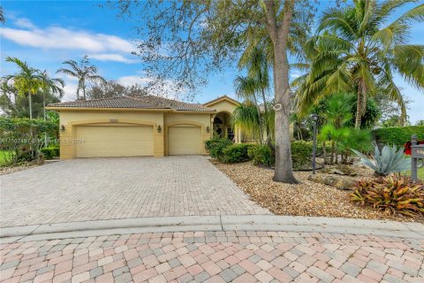 House in Parkland, Florida 5 bedrooms, 259.66 sq.m. № 936397 - photo 1