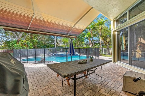 Villa ou maison à vendre à Parkland, Floride: 5 chambres, 259.66 m2 № 936397 - photo 10