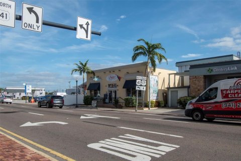Immobilier commercial à vendre à Punta Gorda, Floride: 210.05 m2 № 953316 - photo 1