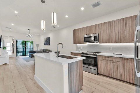 Copropriété à vendre à Doral, Floride: 1 chambre, 68.56 m2 № 1220761 - photo 2