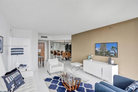 Condo in Aventura, Florida, 2 bedrooms  № 1423070 - photo 7