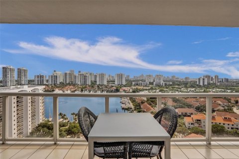 Condo in Aventura, Florida, 2 bedrooms  № 1423070 - photo 30