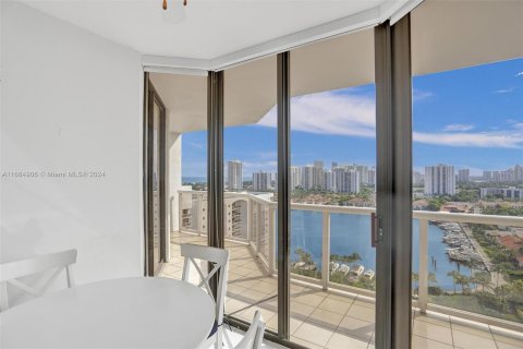 Condo in Aventura, Florida, 2 bedrooms  № 1423070 - photo 15