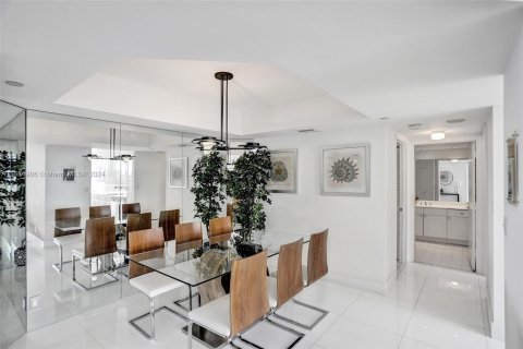 Condo in Aventura, Florida, 2 bedrooms  № 1423070 - photo 10