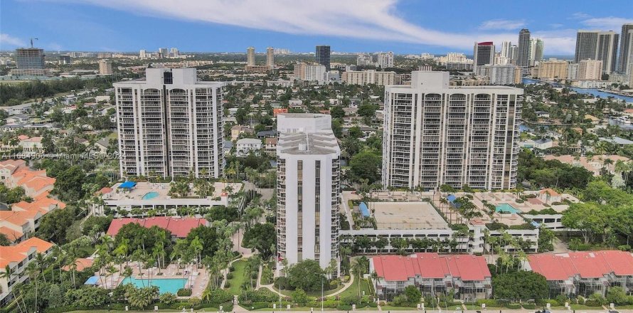 Condo in Aventura, Florida, 2 bedrooms  № 1423070