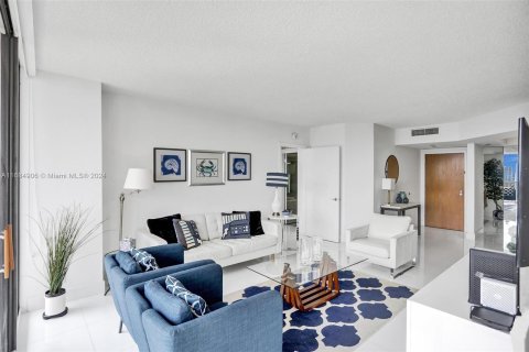 Condo in Aventura, Florida, 2 bedrooms  № 1423070 - photo 5