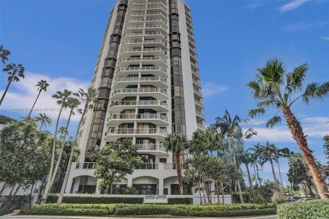 Condo in Aventura, Florida, 2 bedrooms  № 1423070 - photo 3