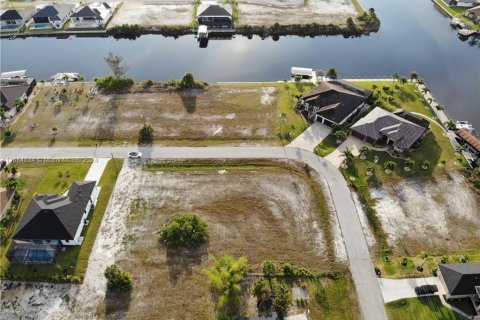 Terreno en venta en Cape Coral, Florida № 1423068 - foto 3