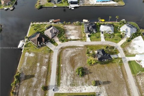 Terreno en venta en Cape Coral, Florida № 1423068 - foto 4