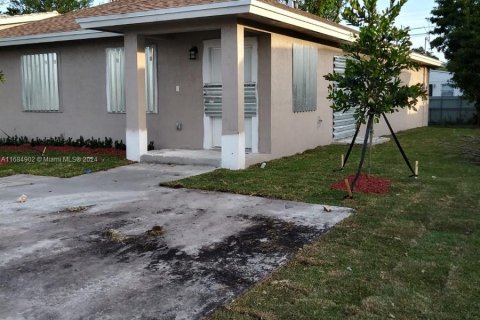 Commercial property in Miami, Florida 174.66 sq.m. № 1423117 - photo 1