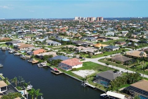 Terreno en venta en Cape Coral, Florida № 1423069 - foto 7