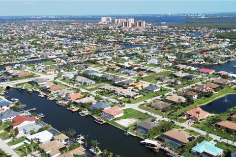 Terreno en venta en Cape Coral, Florida № 1423069 - foto 3