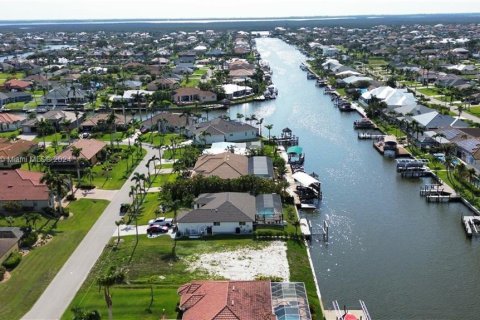 Terreno en venta en Cape Coral, Florida № 1423069 - foto 6