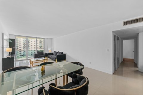 Copropriété à vendre à Sunny Isles Beach, Floride: 2 chambres, 139.82 m2 № 1117182 - photo 3