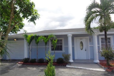 House in North Lauderdale, Florida 3 bedrooms, 131.55 sq.m. № 991730 - photo 12