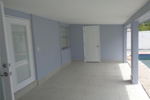House in North Lauderdale, Florida 3 bedrooms, 131.55 sq.m. № 991730 - photo 7