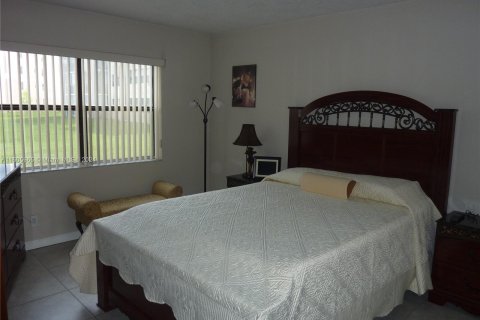 Condominio en venta en Sunrise, Florida, 1 dormitorio, 79.9 m2 № 1229388 - foto 11