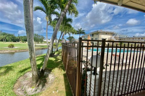 Condo in Lauderhill, Florida, 1 bedroom  № 1232382 - photo 30