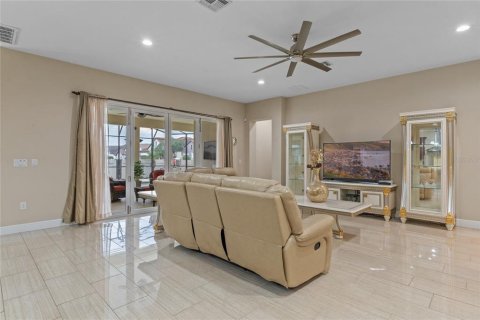Casa en venta en Orlando, Florida, 7 dormitorios, 496.1 m2 № 380418 - foto 5