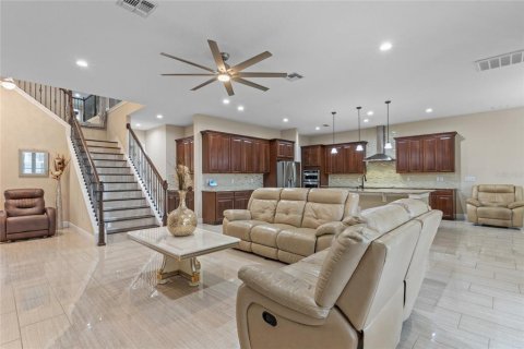 Casa en venta en Orlando, Florida, 7 dormitorios, 496.1 m2 № 380418 - foto 9