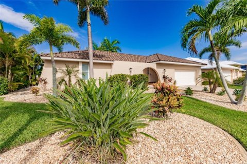 Villa ou maison à vendre à Punta Gorda, Floride: 3 chambres, 164.81 m2 № 1314228 - photo 1