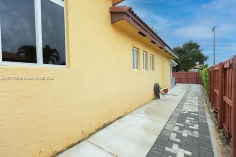 Casa en venta en Homestead, Florida, 3 dormitorios, 111.48 m2 № 1397521 - foto 29