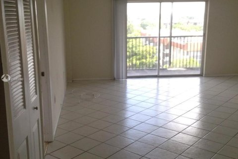 Condominio en venta en Lauderhill, Florida, 1 dormitorio, 72.74 m2 № 1404 - foto 15