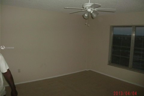 Copropriété à vendre à Lauderhill, Floride: 1 chambre, 72.74 m2 № 1404 - photo 11