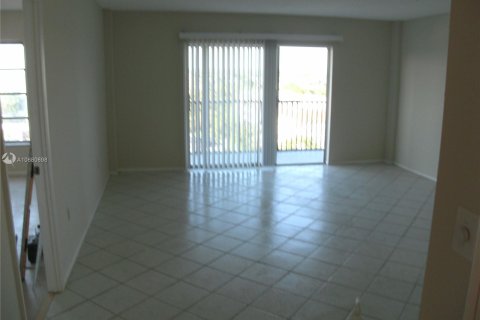 Condominio en venta en Lauderhill, Florida, 1 dormitorio, 72.74 m2 № 1404 - foto 6