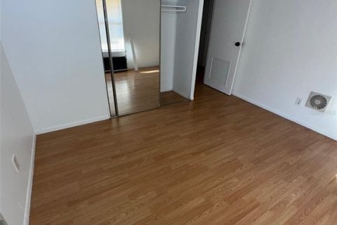 Снять в аренду квартиру в Лисбург, Флорида 3 комнаты, 80.27м2, № 1540237 - фото 8