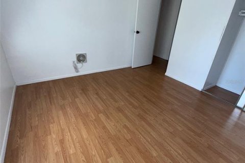 Снять в аренду квартиру в Лисбург, Флорида 3 комнаты, 80.27м2, № 1540237 - фото 10