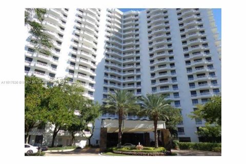 Condominio en venta en Aventura, Florida, 2 dormitorios, 91.97 m2 № 1239050 - foto 14