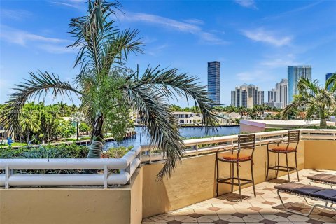 Condominio en venta en Aventura, Florida, 2 dormitorios, 179.86 m2 № 1281150 - foto 5