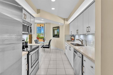 Copropriété à vendre à Aventura, Floride: 2 chambres, 179.86 m2 № 1281150 - photo 18