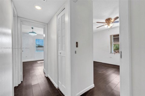 Adosado en venta en Miramar, Florida, 2 dormitorios, 92.9 m2 № 1281197 - foto 12