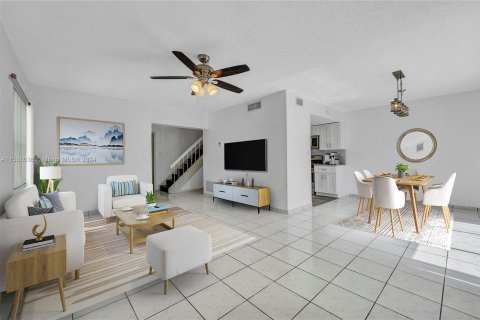 Touwnhouse à vendre à Miramar, Floride: 2 chambres, 92.9 m2 № 1281197 - photo 3