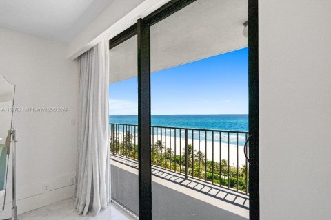 Copropriété à vendre à Miami Beach, Floride: 3 chambres, 221.11 m2 № 1281199 - photo 12