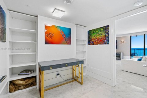 Condo in Miami Beach, Florida, 3 bedrooms  № 1281199 - photo 20