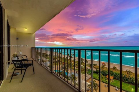 Condo in Miami Beach, Florida, 3 bedrooms  № 1281199 - photo 26