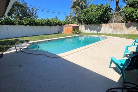 Casa en venta en Fort Lauderdale, Florida, 4 dormitorios, 212.65 m2 № 1240200 - foto 3